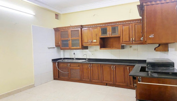 Cho ở nhóm 8 sinh viên Ngõ 290 Minh Khai, 55m2, 3.5 tầng, 4 ngủ, 12 Triệu